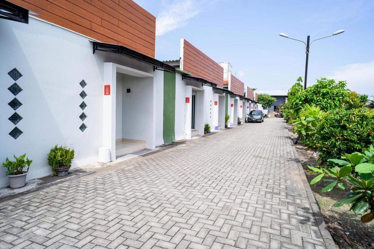 Hotel Koolkost Syariah Near Transmart Tegal Exterior foto